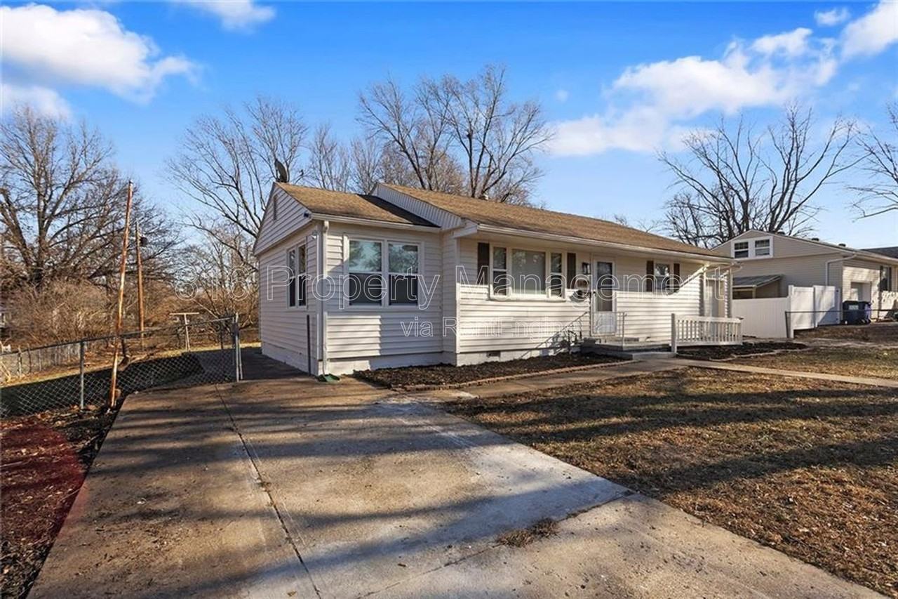609 Se Florence Ave - Photo 2 of 23