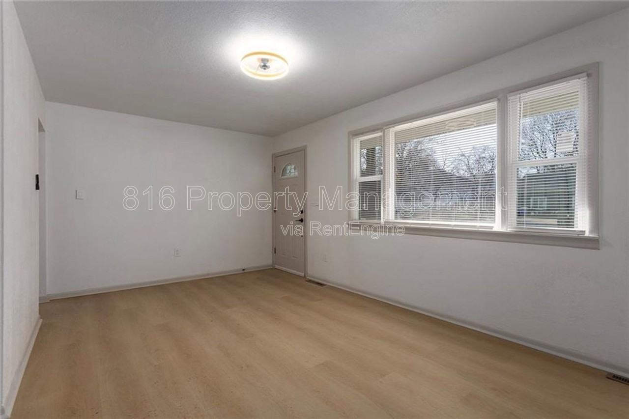 609 Se Florence Ave - Photo 3 of 23