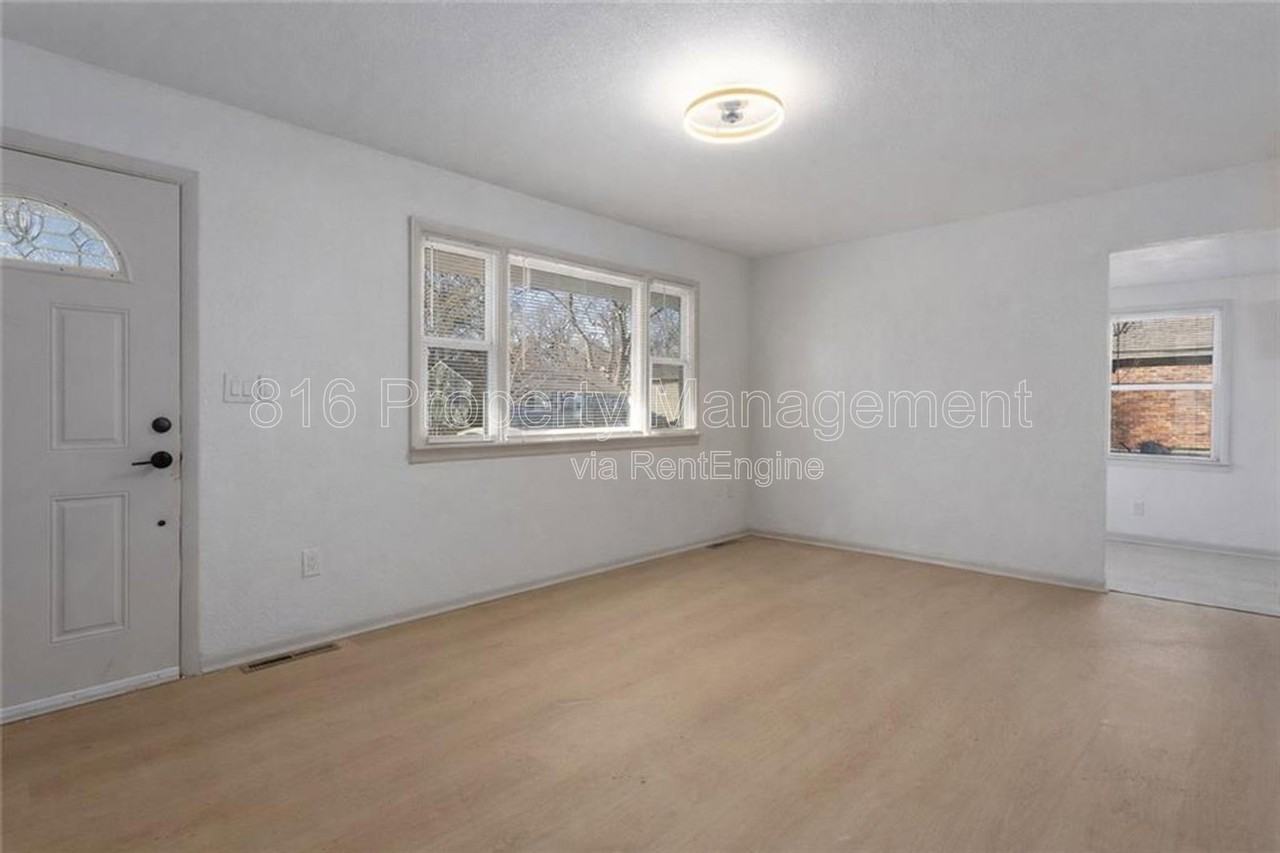 609 Se Florence Ave - Photo 4 of 23