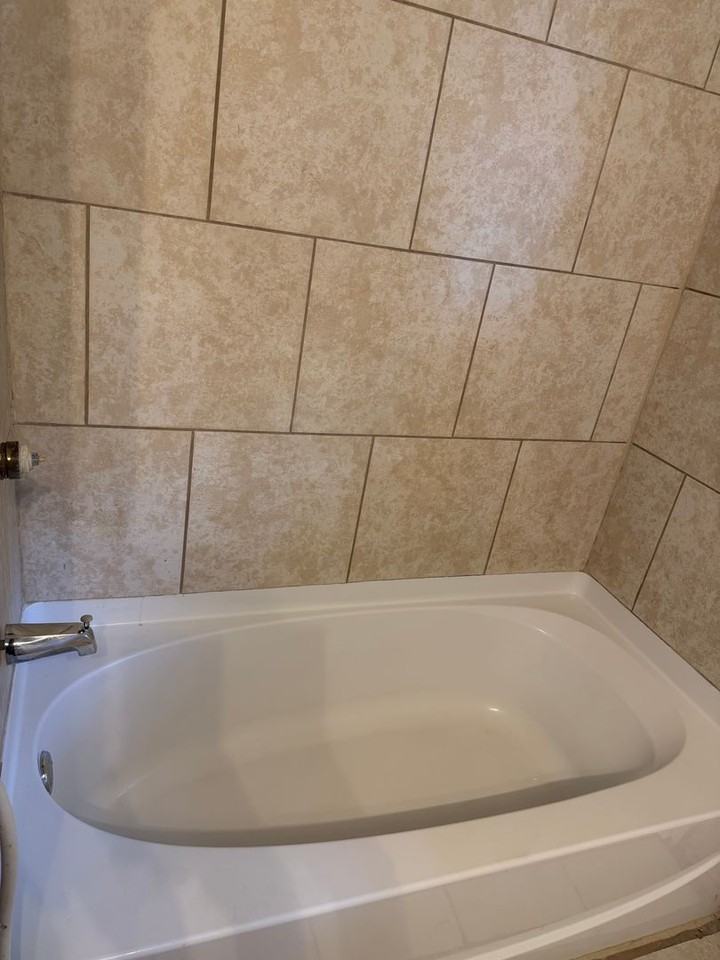 1009 Shalimar Dr - Photo 5 of 10