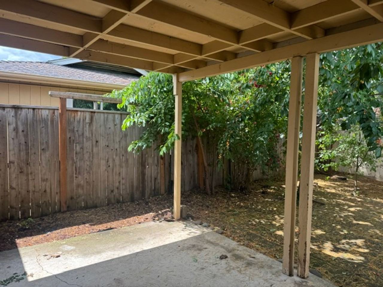 848 Olympic Ave - Photo 5 of 15