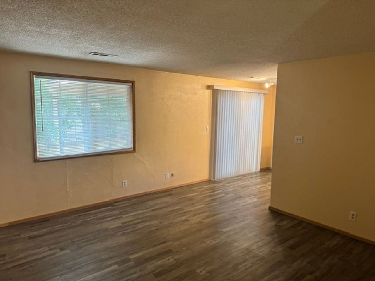 848 Olympic Ave - Photo 6 of 15