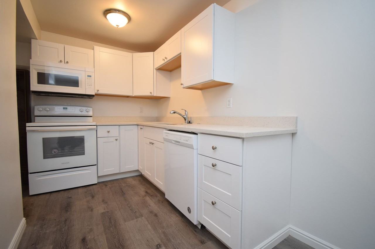 4277-4279 S 1350 E - Photo 2 of 17