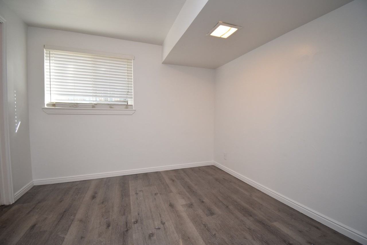 4277-4279 S 1350 E - Photo 4 of 17