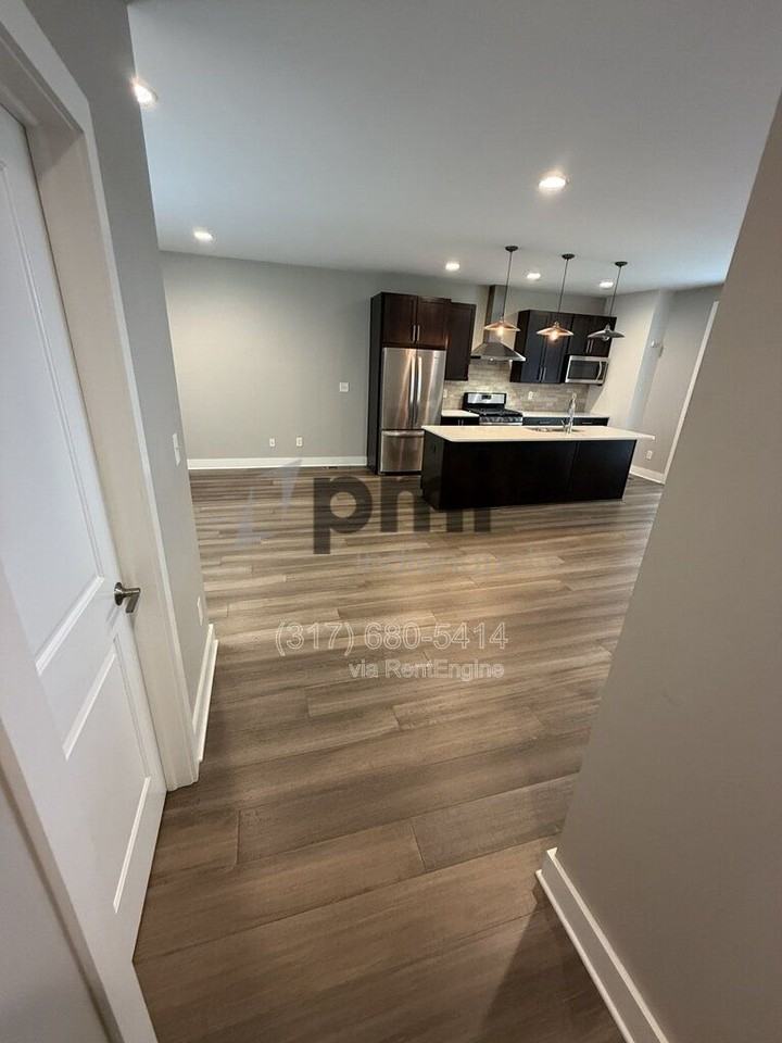 604 E 10th St - Photo 7 of 33