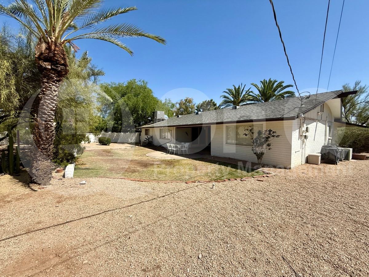 2238 E Montebello Ave - Photo 2 of 7