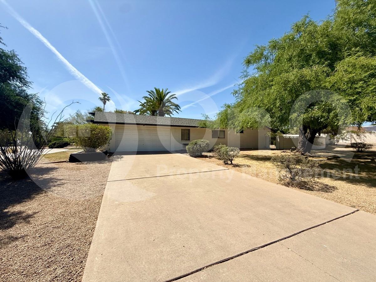 2238 E Montebello Ave - Photo 4 of 7