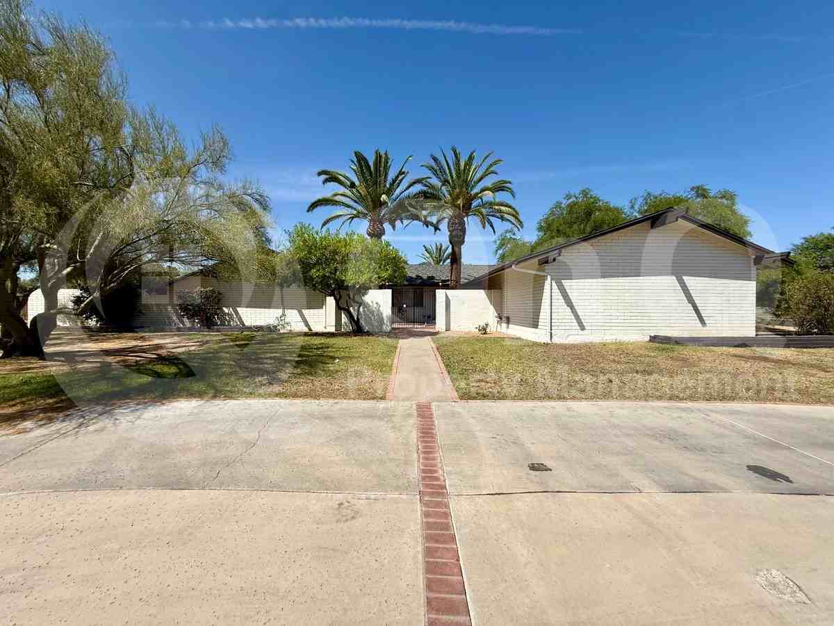 2238 E Montebello Ave - Photo 7 of 7