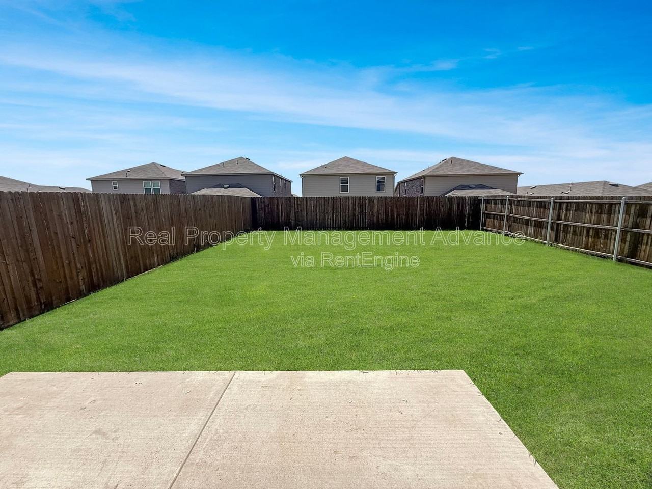 846 Breakwater Dr - Photo 2 of 17