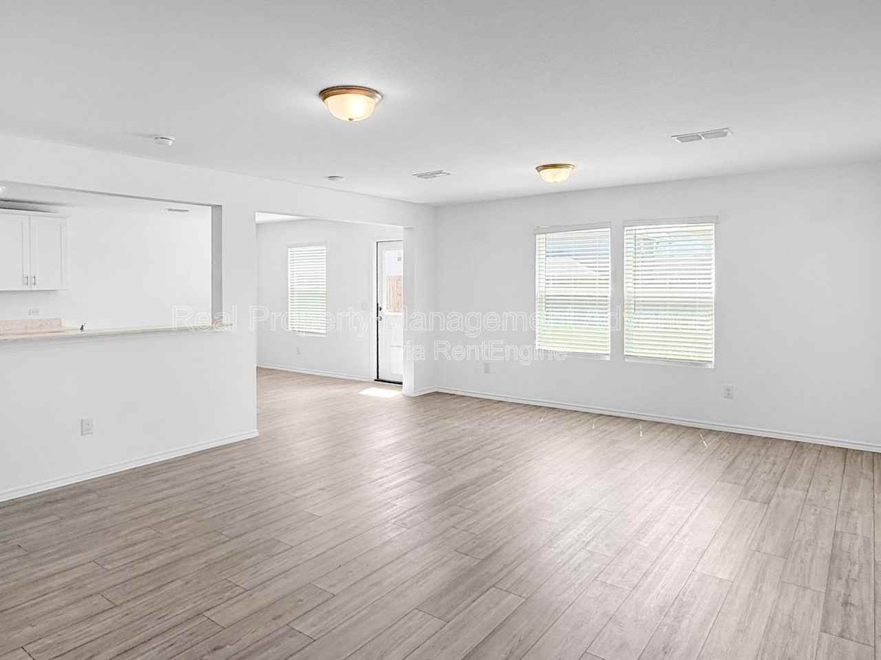 846 Breakwater Dr - Photo 6 of 17