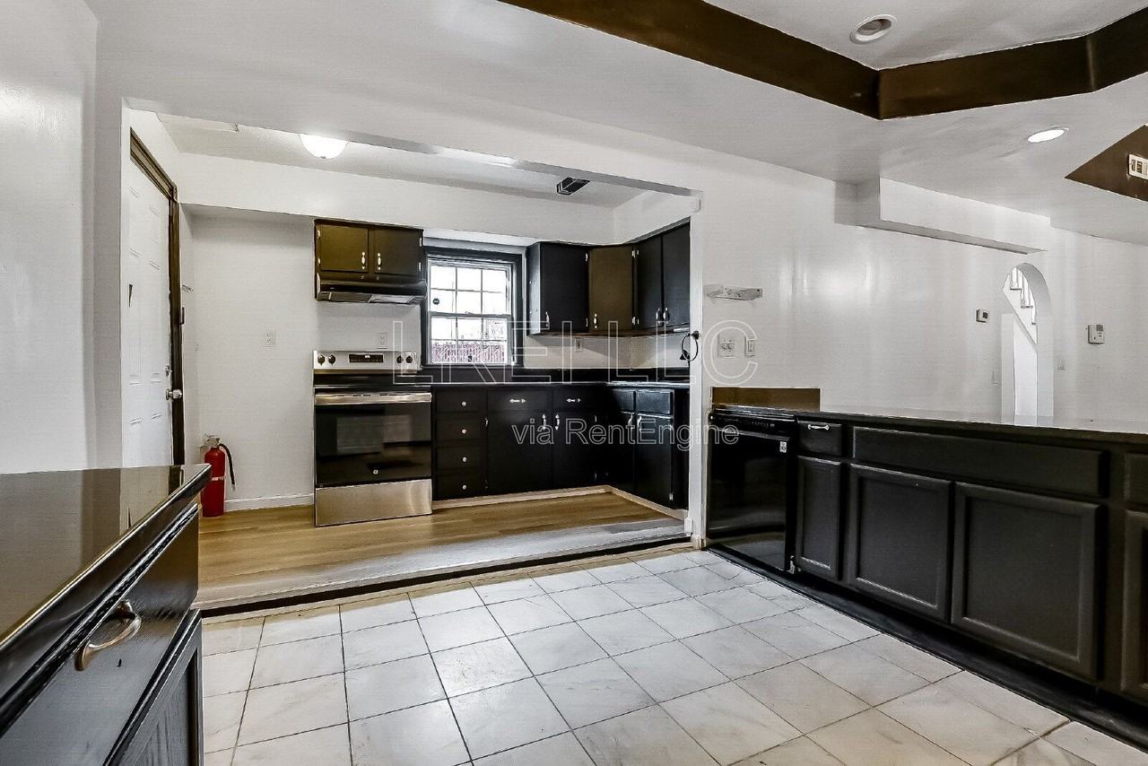 1774 Bolling Ave - Photo 7 of 17