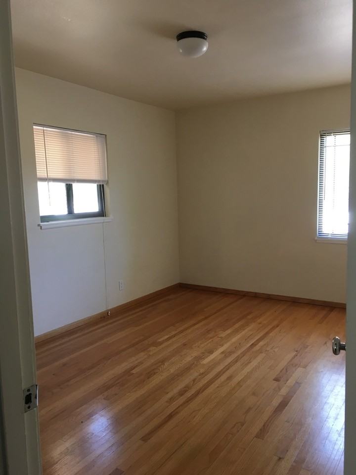 7849 Beckett St - Photo 7 of 50