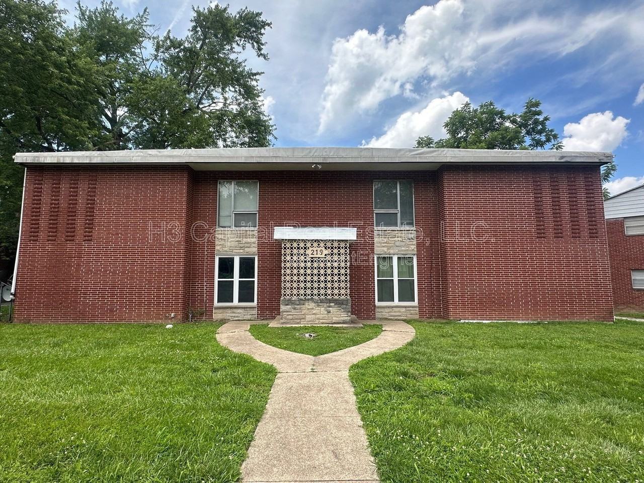 219 N 48th St #4
