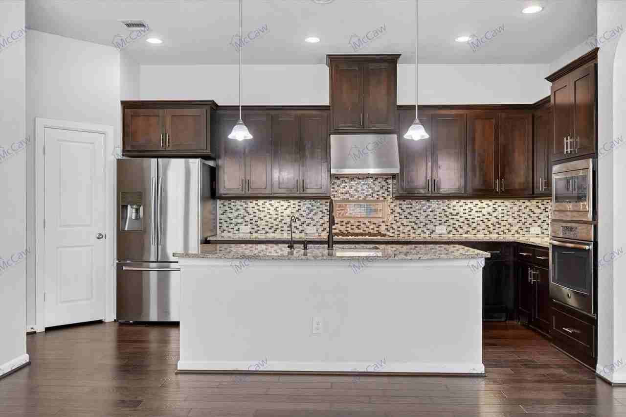 6607 Deleon St - Photo 4 of 22