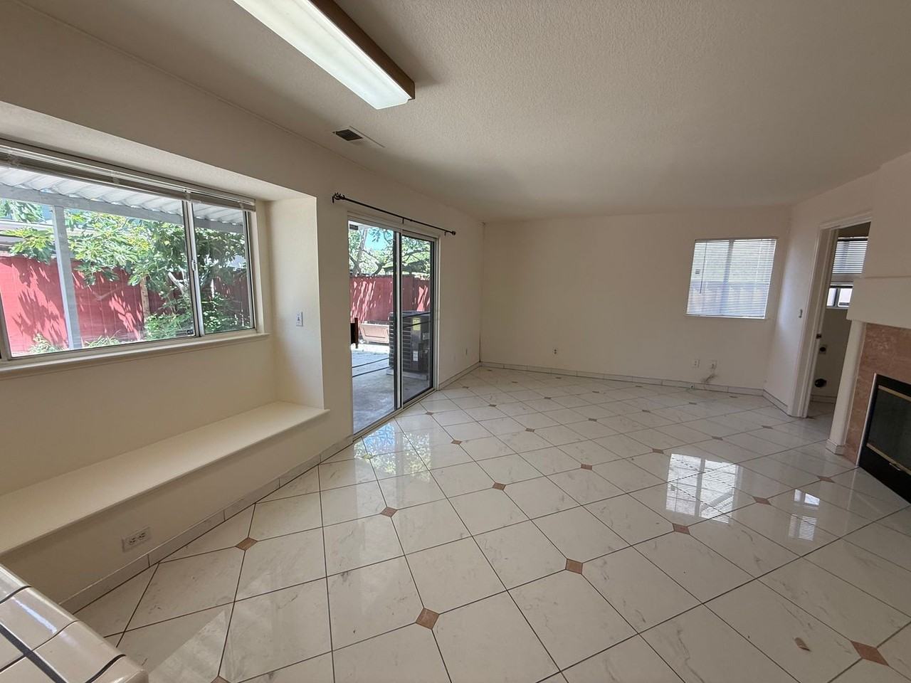 581 Hellyer Ave - Photo 2 of 20