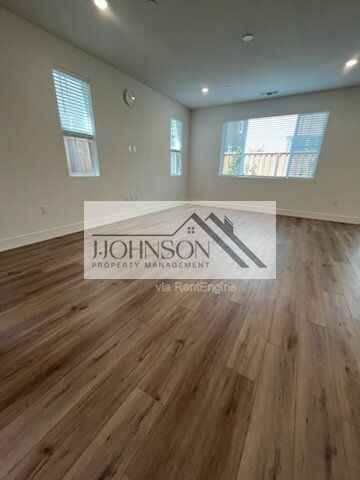 7325 Savoy Pl - Photo 5 of 15