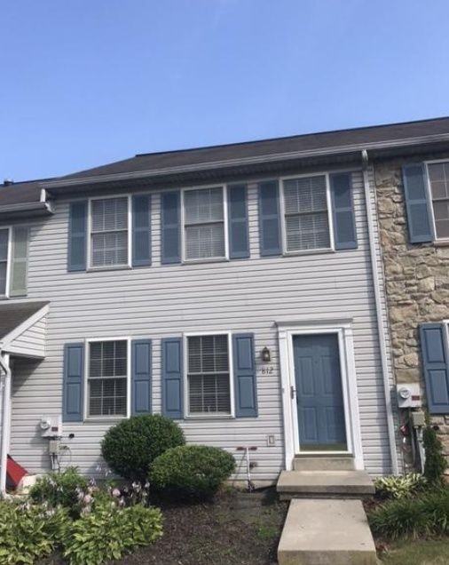 812 Knoll Dr
