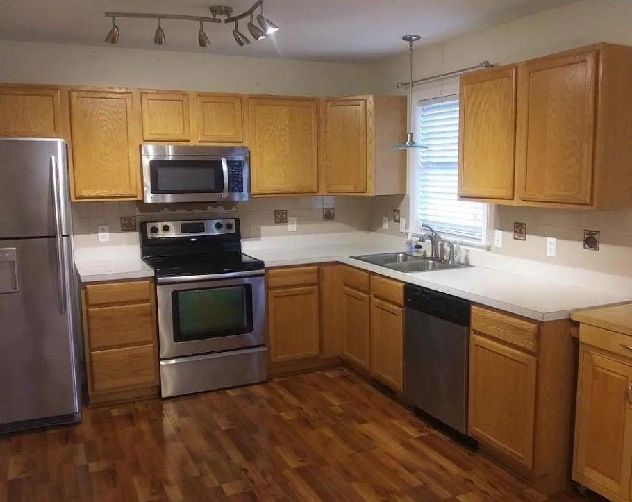 812 Knoll Dr - Photo 2 of 12