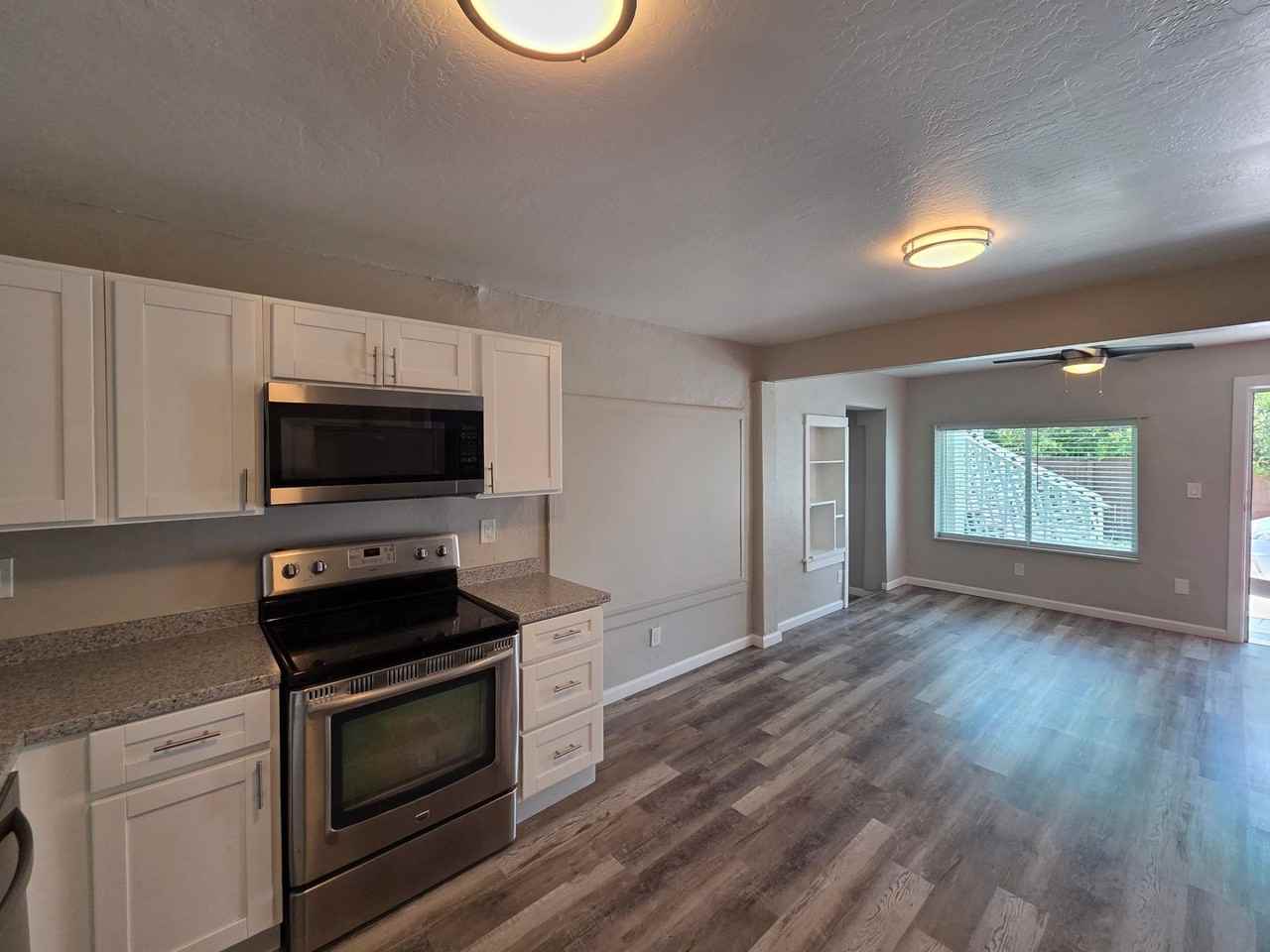 2336 N 11th St #B - Photo 4 of 19