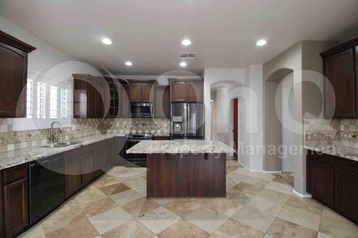4360 E Austin Ln - Photo 4 of 27