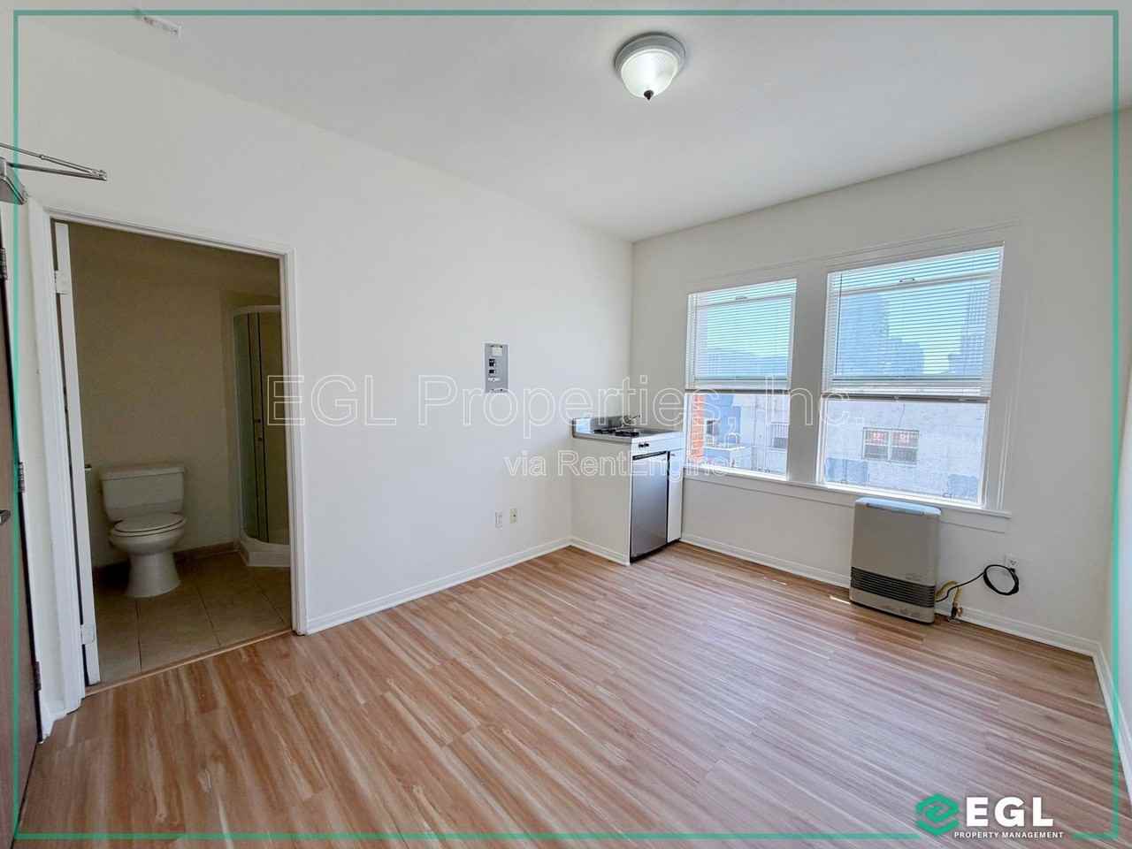 445 S Western Ave #324 - Photo 2 of 9