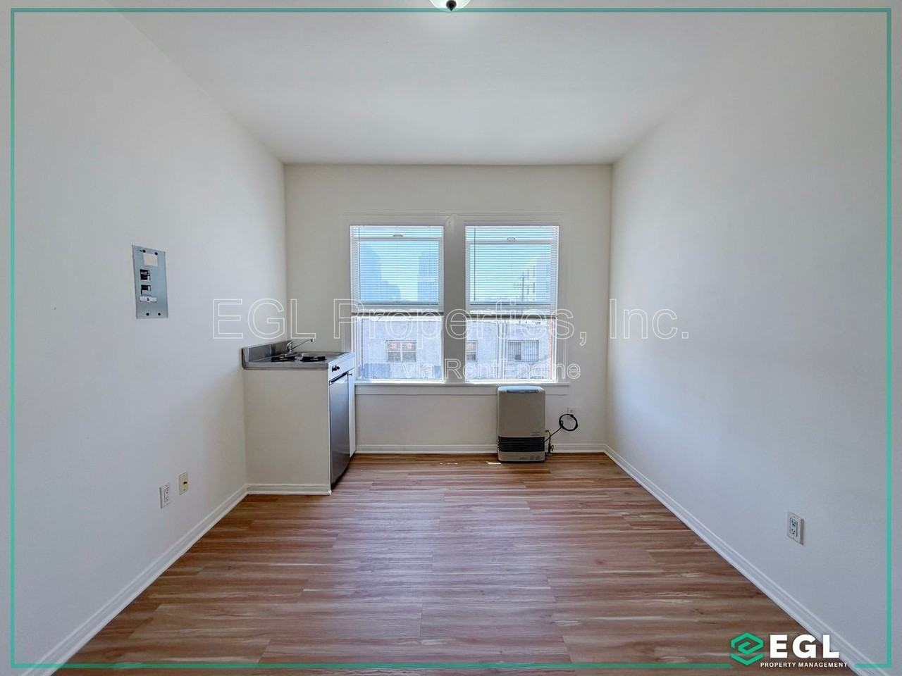 445 S Western Ave #324 - Photo 3 of 9