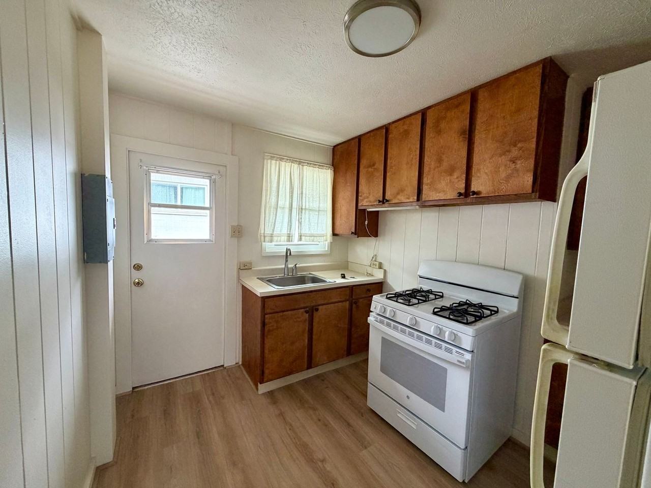 2724 Date St #A4 - Photo 4 of 10