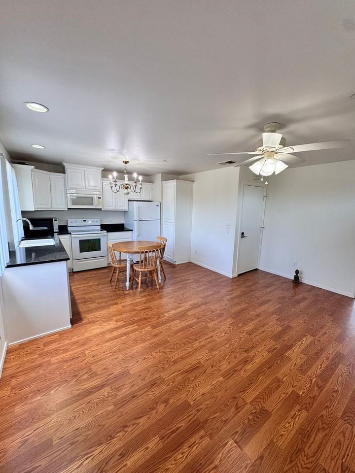 3190 Claremore Ave - Photo 2 of 11