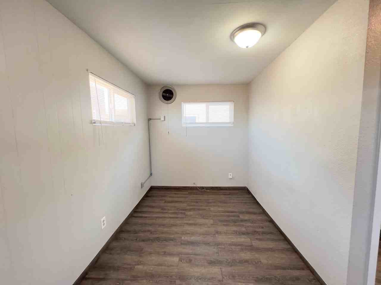 227 S Texas Ave - Photo 5 of 27