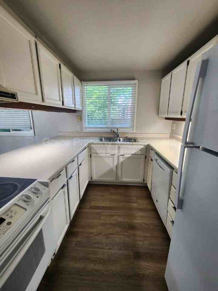 492 S Dover Ave - Photo 6 of 27