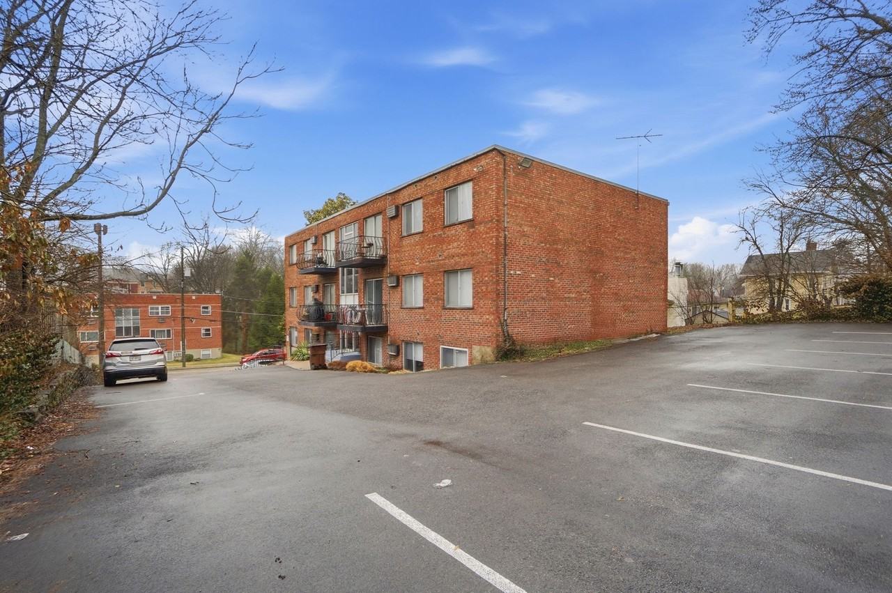 808 Harris Ave - Photo 3 of 3