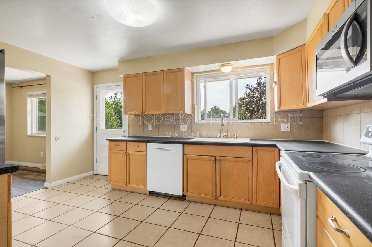 6128 W 84th Ave - Photo 5 of 28