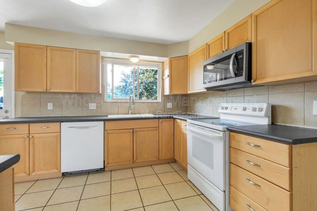 6128 W 84th Ave - Photo 6 of 28