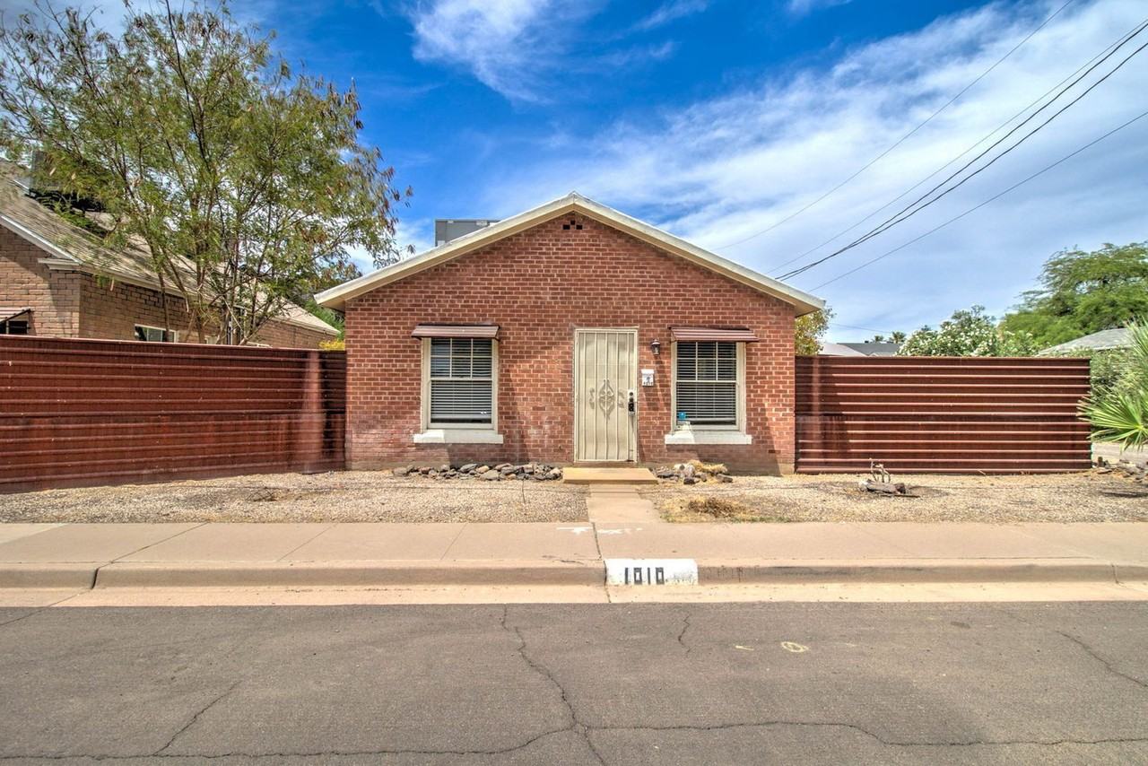 1010 E Coronado Rd - Photo 2 of 24