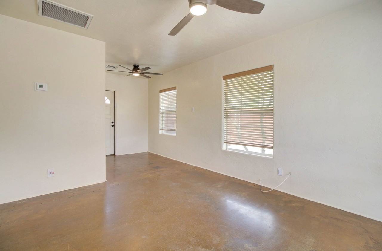 1010 E Coronado Rd - Photo 6 of 24