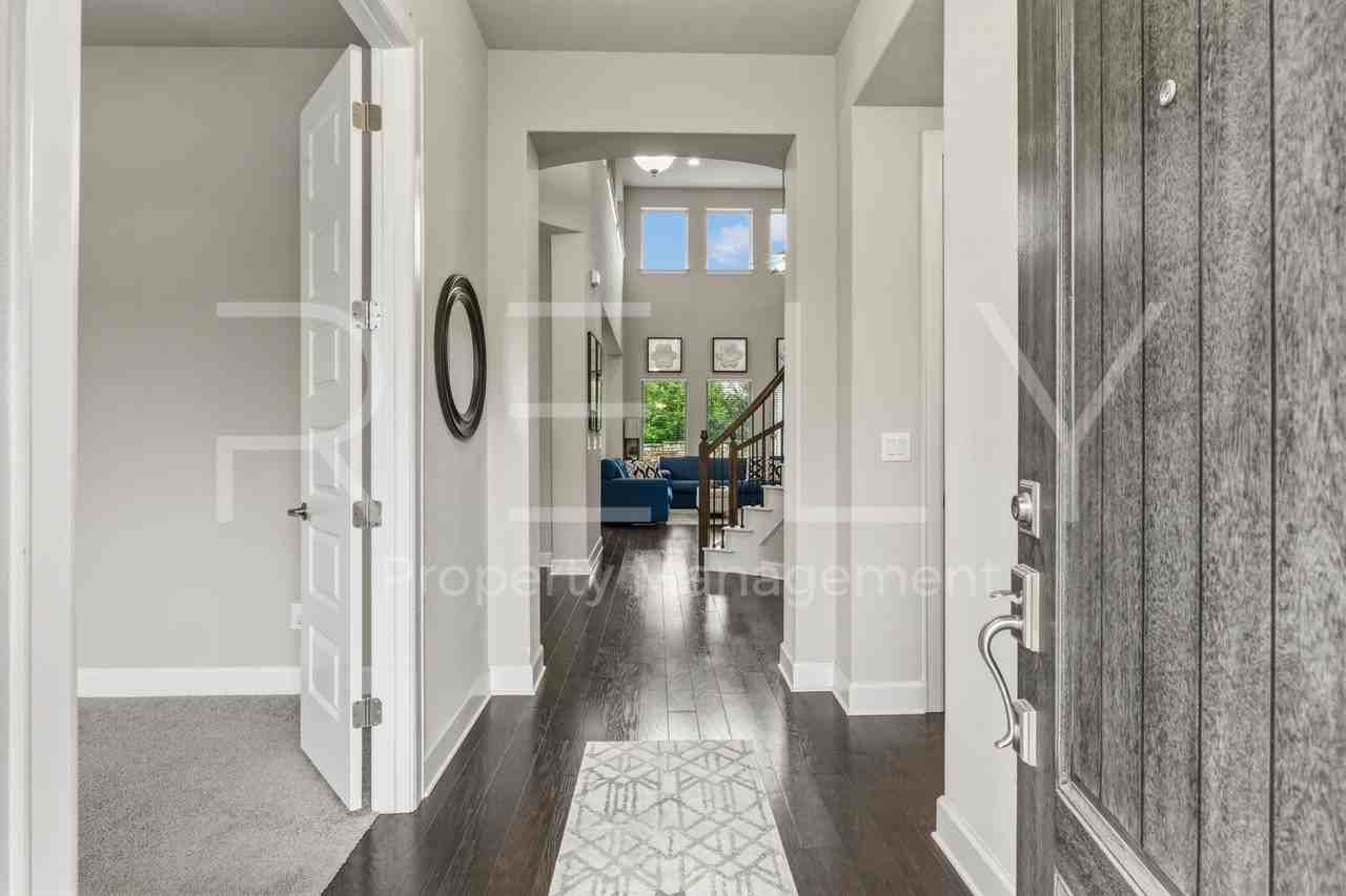 240 Cross Timbers Dr - Photo 4 of 50