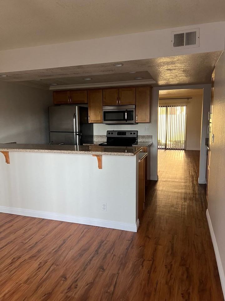 7623 Bay Dr - Photo 4 of 8