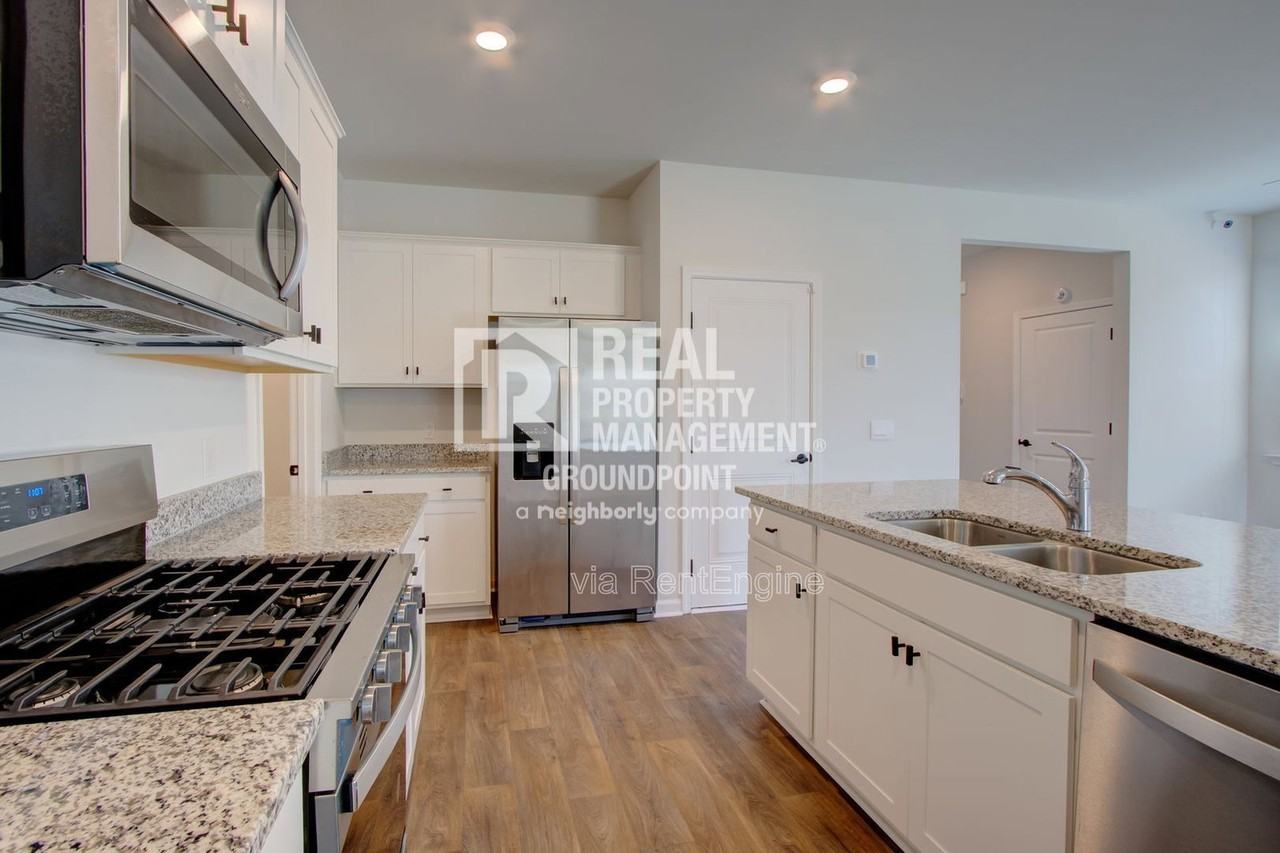 729 Long Bluff Road - Photo 7 of 35