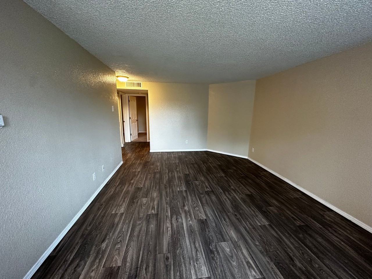 Ridgecreek Manor Apartments - Photo 5 of 22
