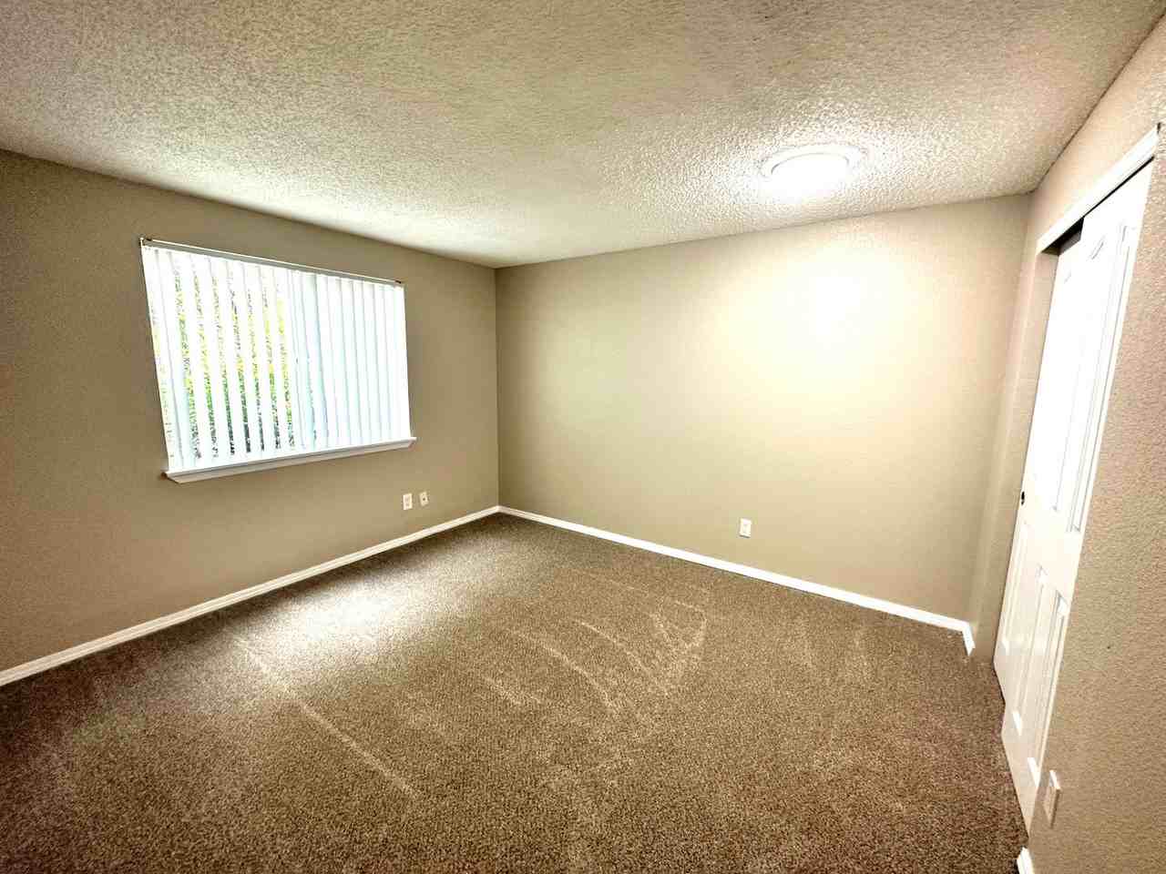 Ridgecreek Manor Apartments - Photo 7 of 22