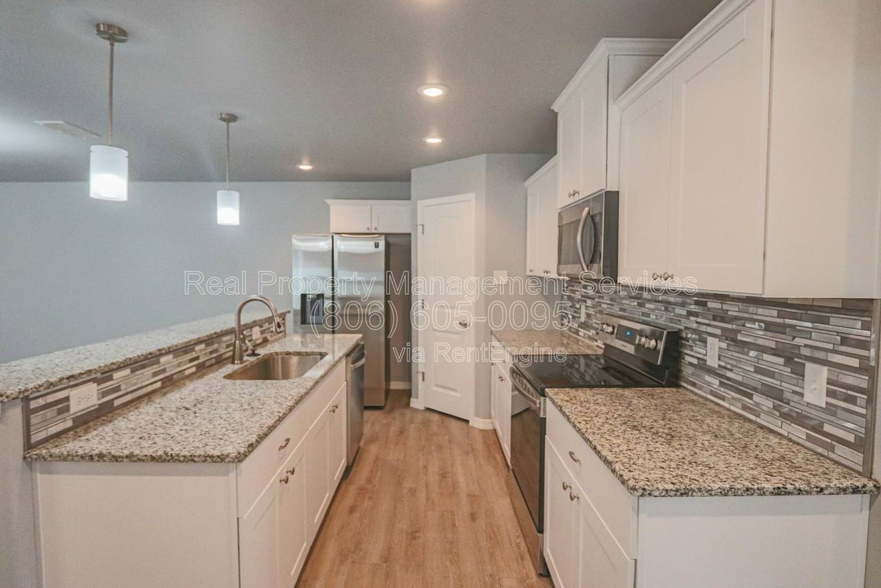 1306 N Clinton Ave #B - Photo 4 of 11