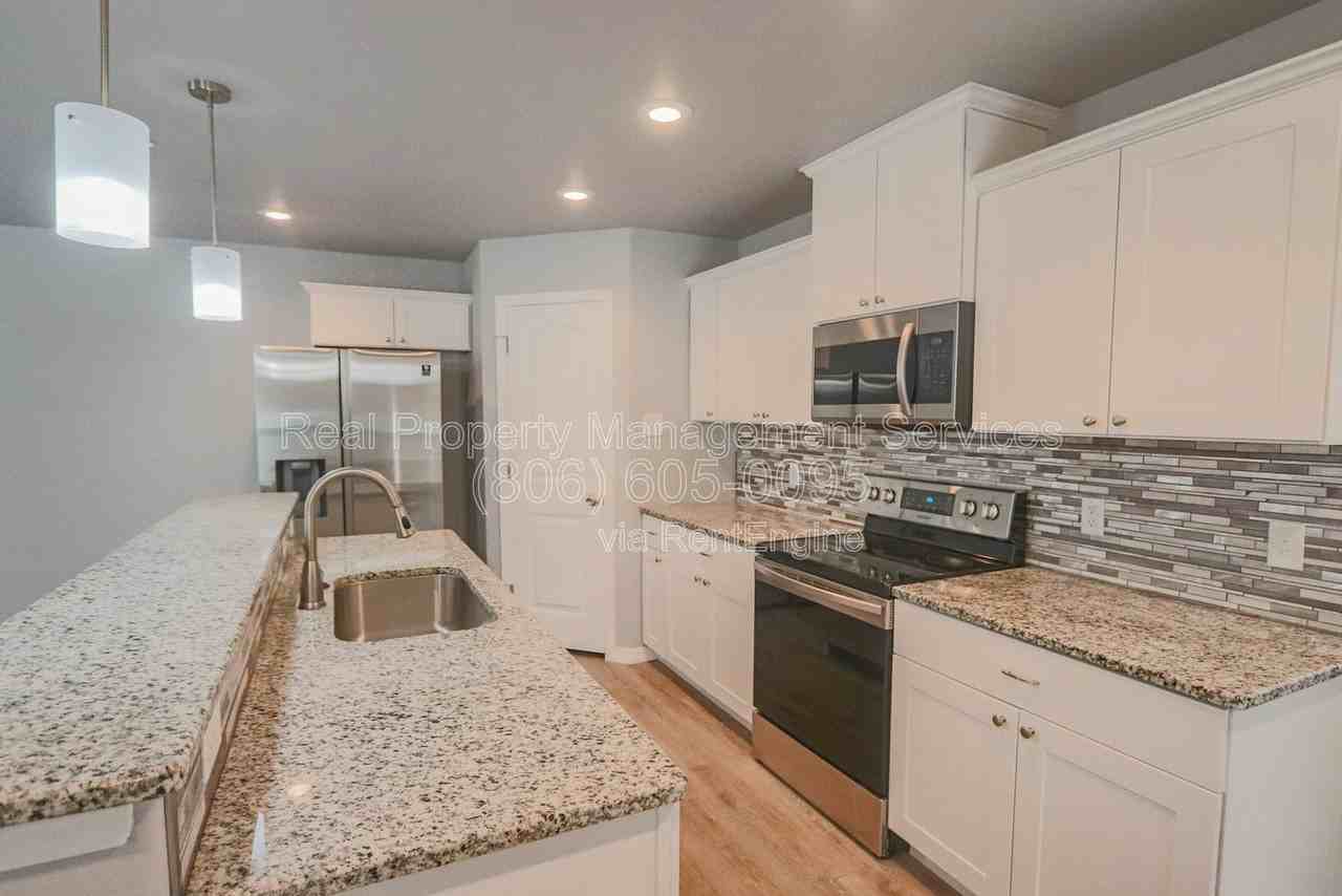 1306 N Clinton Ave #B - Photo 5 of 11