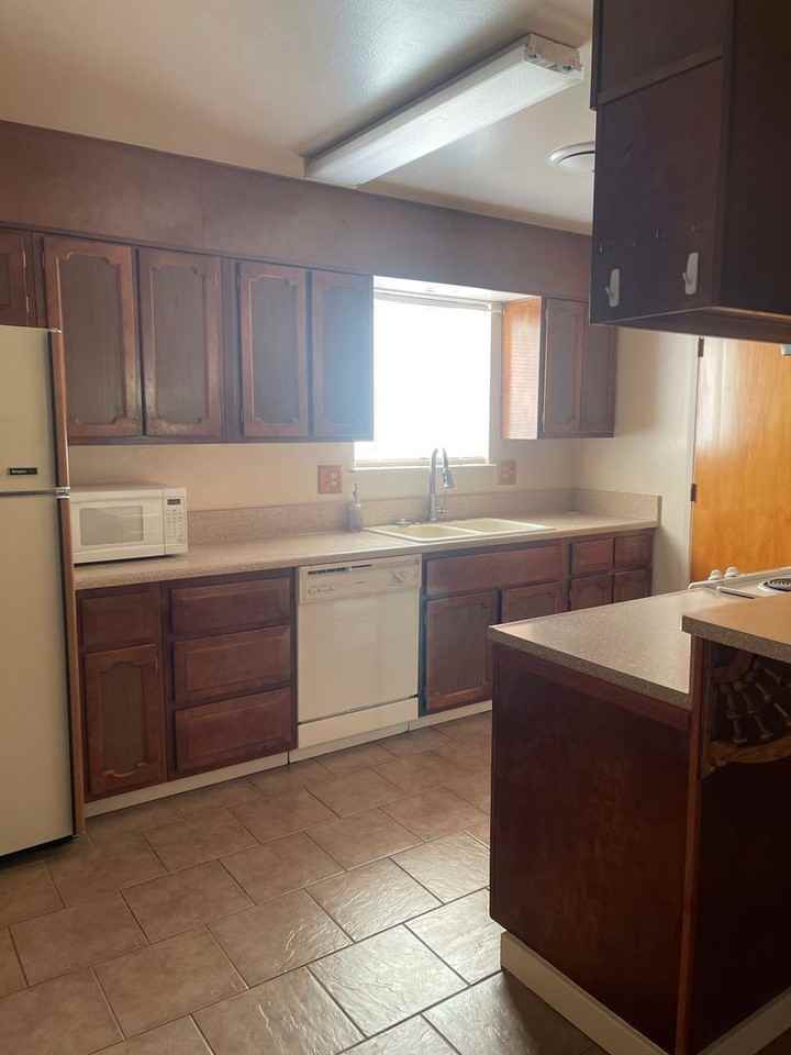 735 Christine Ave - Photo 7 of 26