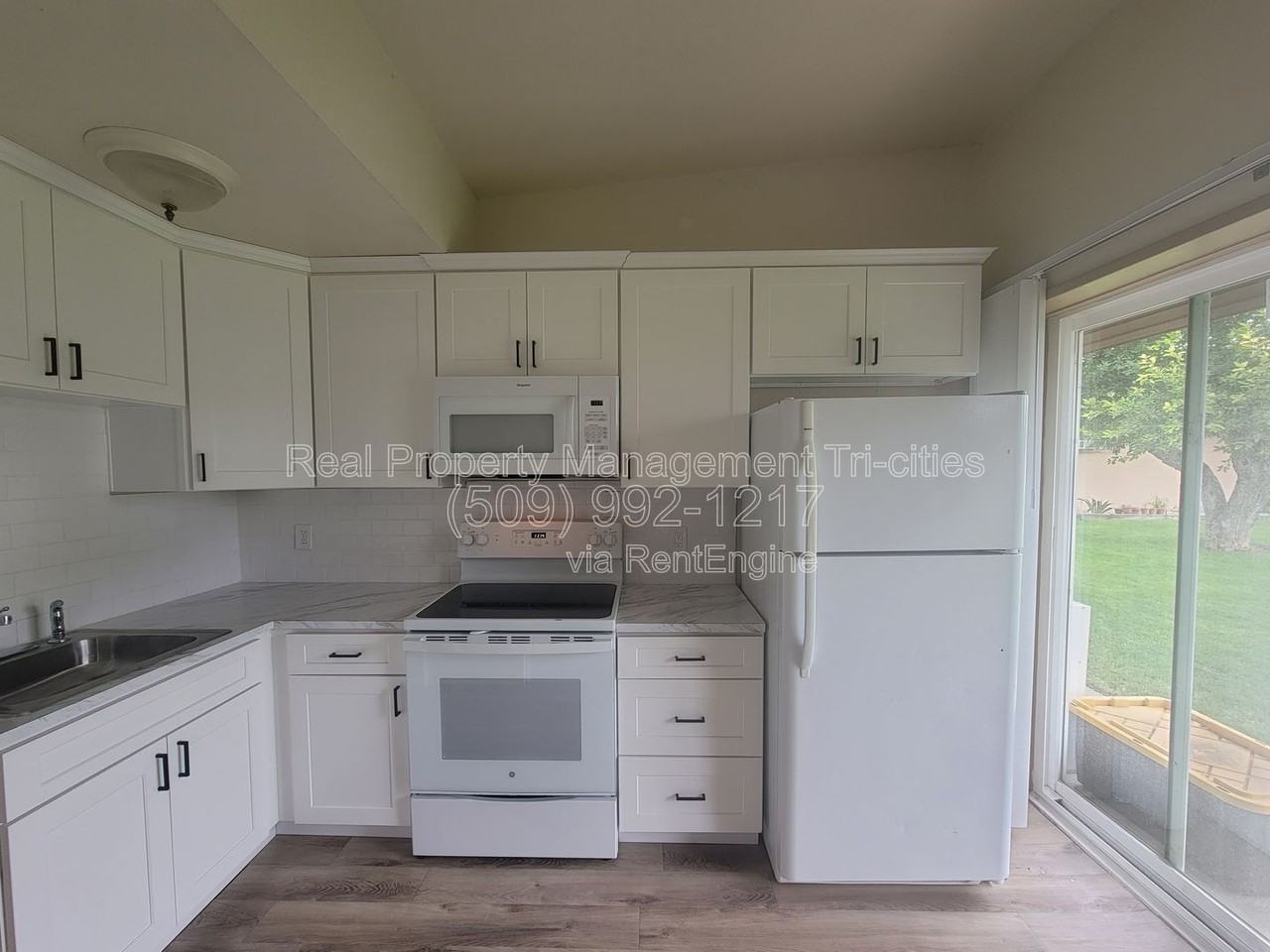 1101 W Margaret St #1115B - Photo 3 of 6