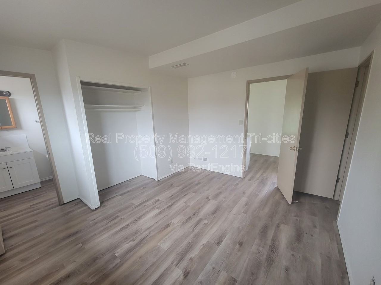 1101 W Margaret St #1115B - Photo 5 of 6