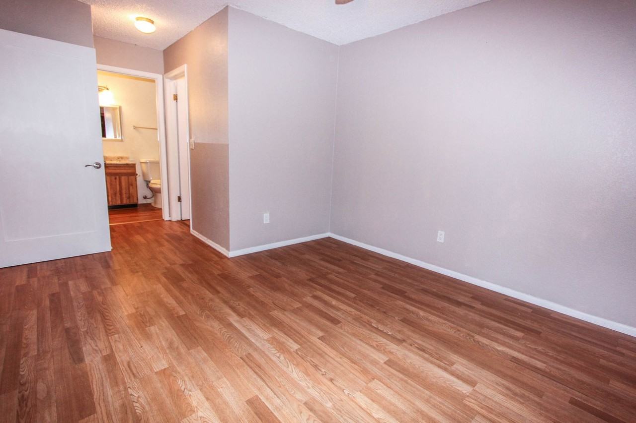 3070 Tetons Ct #11G - Photo 4 of 7