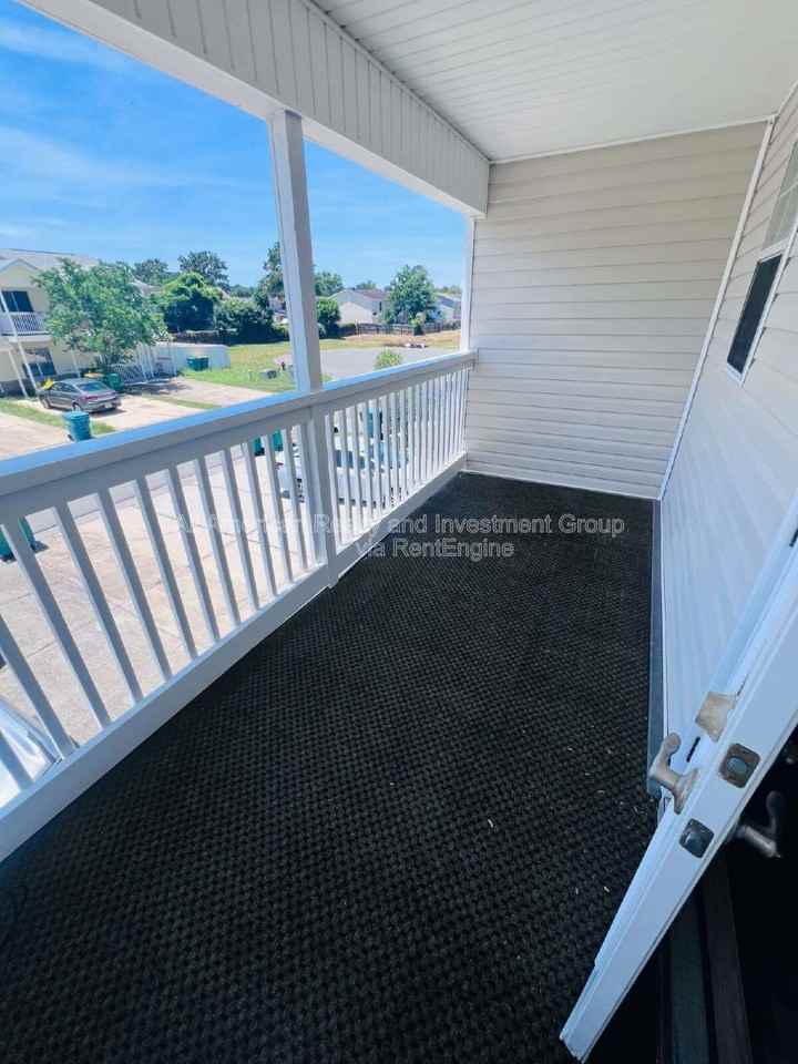 1815 Pointed Leaf Ln - Photo 2 of 17