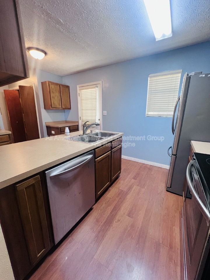 1815 Pointed Leaf Ln - Photo 5 of 17