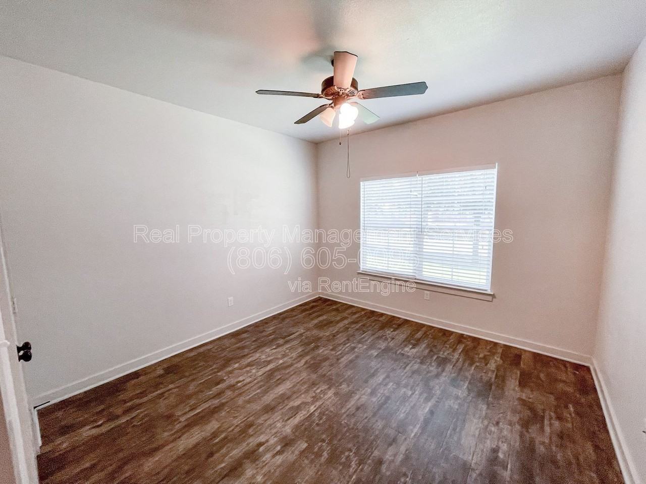 2112 9th St - Photo 6 of 15