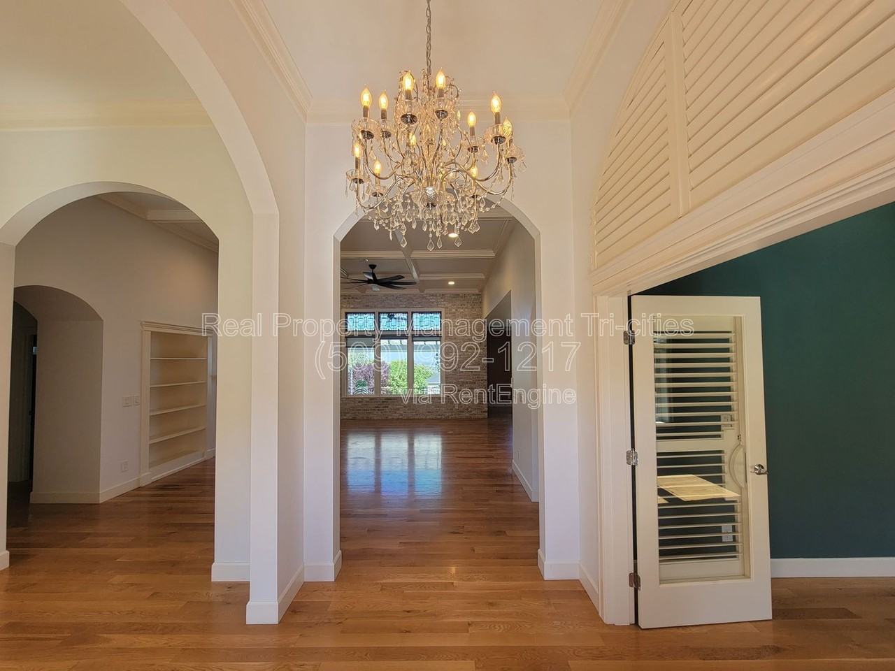 1644 Naples Ln - Photo 2 of 22